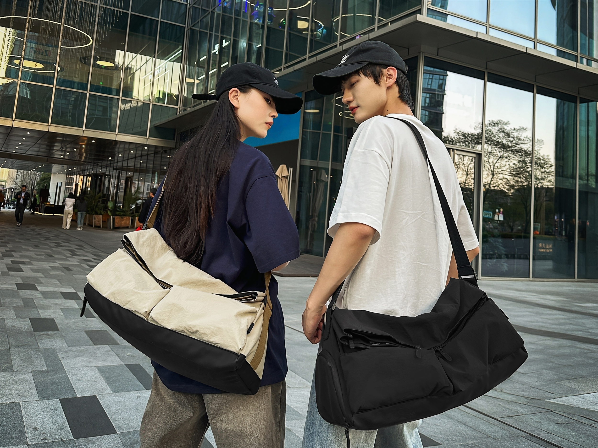Amazon | Elaeagnus ショルダーバッグ メンズ レディース 大容量 35L